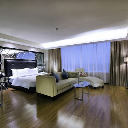 The Alana Hotel & Convention Center Solo By Aston Екстериор снимка
