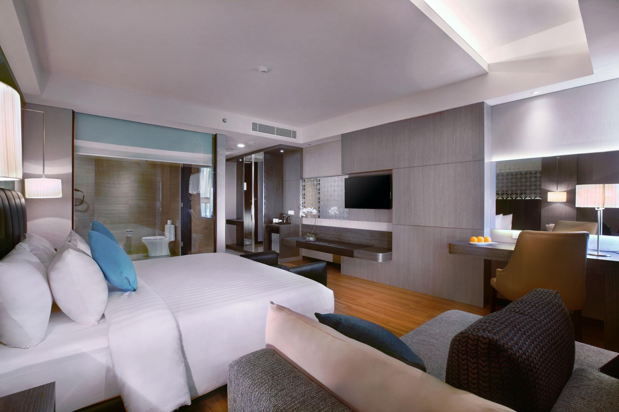 The Alana Hotel & Convention Center Solo By Aston Екстериор снимка
