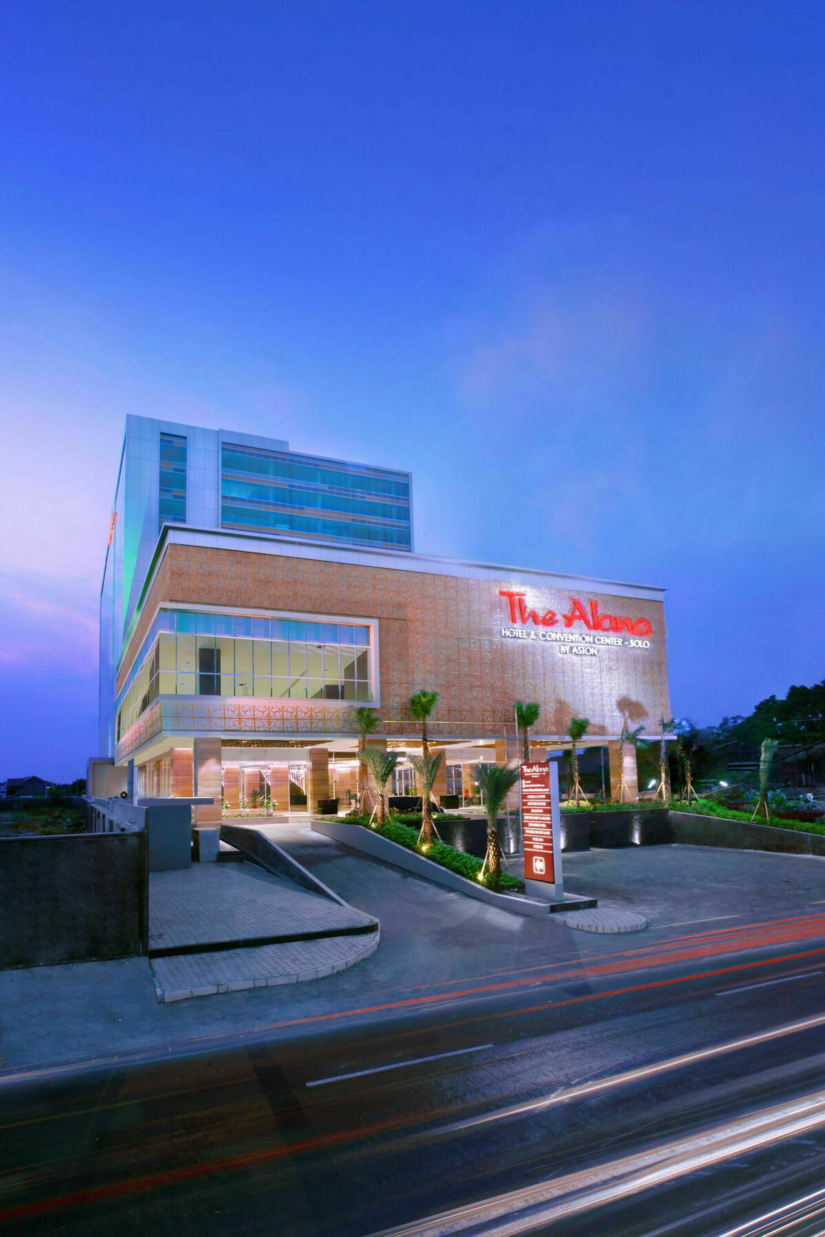 The Alana Hotel & Convention Center Solo By Aston Екстериор снимка